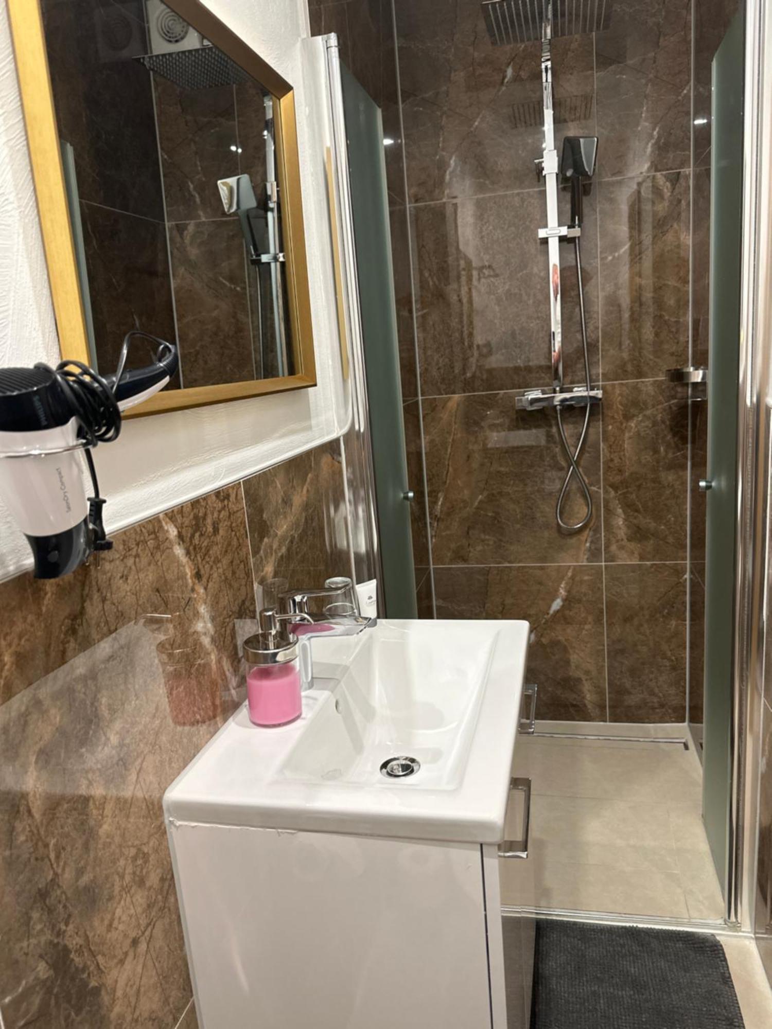 Hotel Bouzid - Laatzen Екстериор снимка
