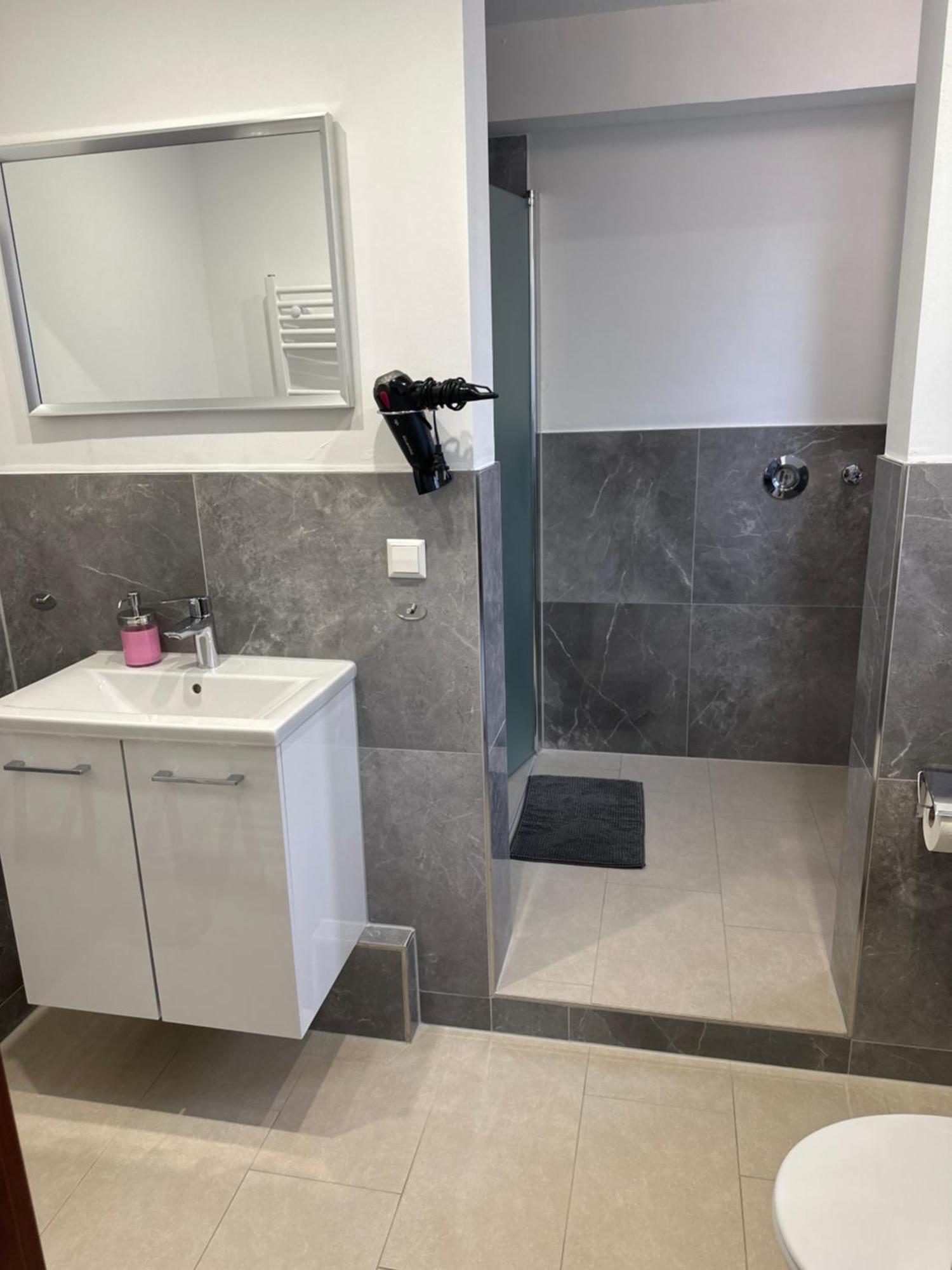 Hotel Bouzid - Laatzen Екстериор снимка