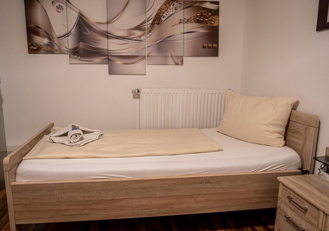Hotel Bouzid - Laatzen Екстериор снимка