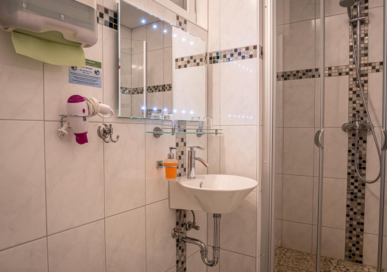 Hotel Bouzid - Laatzen Екстериор снимка