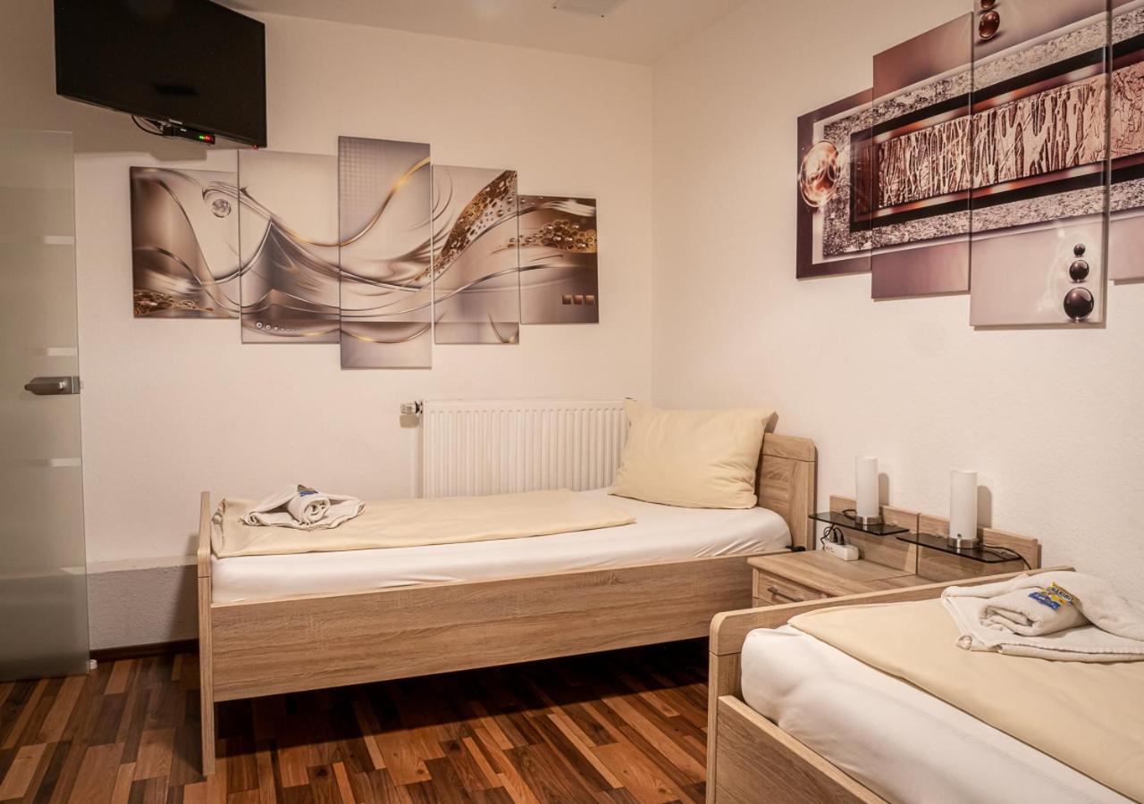 Hotel Bouzid - Laatzen Екстериор снимка