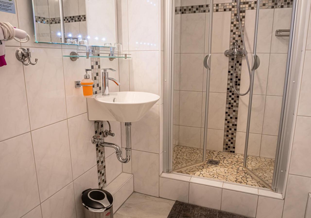Hotel Bouzid - Laatzen Екстериор снимка