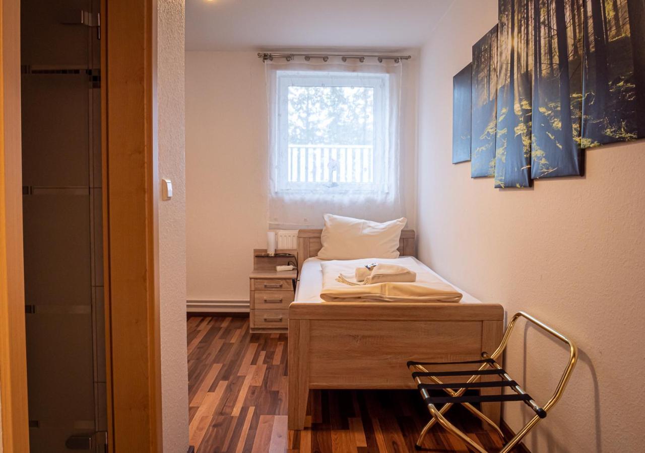 Hotel Bouzid - Laatzen Екстериор снимка