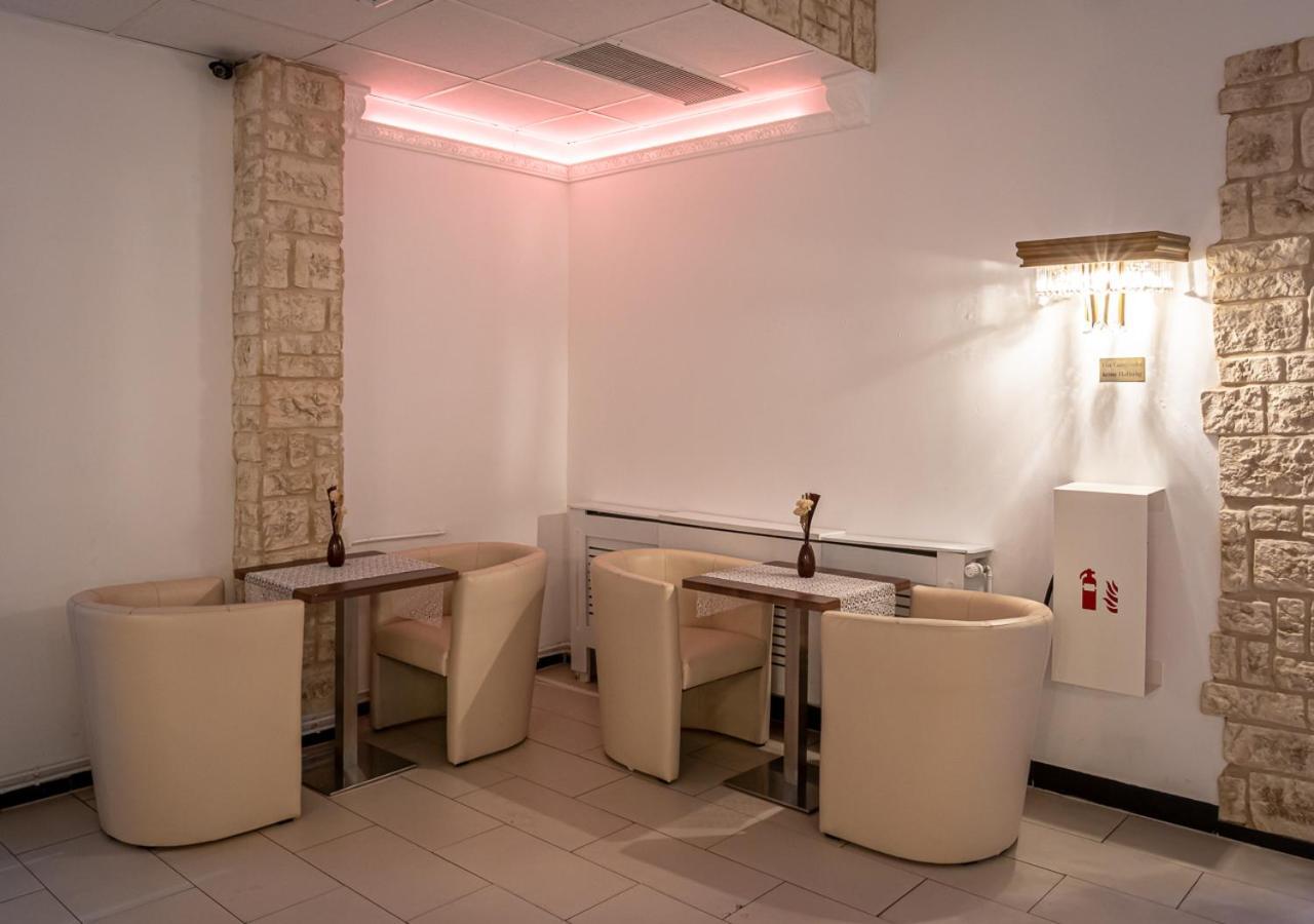 Hotel Bouzid - Laatzen Екстериор снимка
