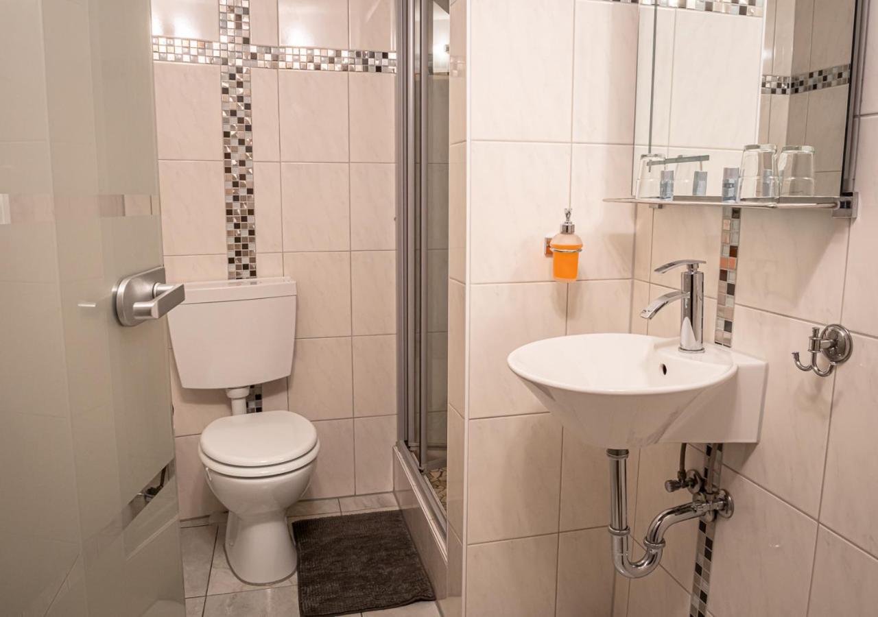 Hotel Bouzid - Laatzen Екстериор снимка