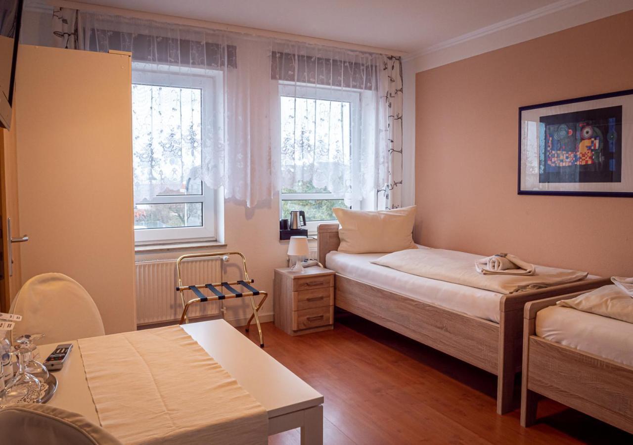 Hotel Bouzid - Laatzen Екстериор снимка